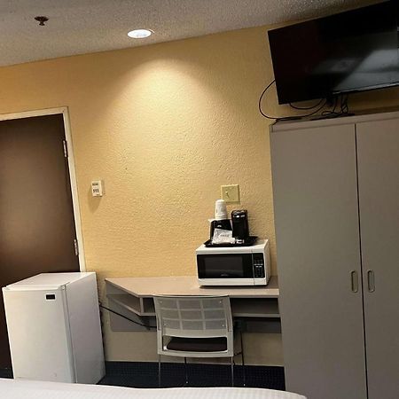 Microtel Inn & Suites By Wyndham Houston/Webster/Nasa/Clearlake Nassau Bay Bagian luar foto